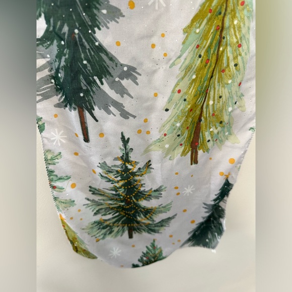 Adorable Christmas tree 🎄 scarf - Picture 6 of 11